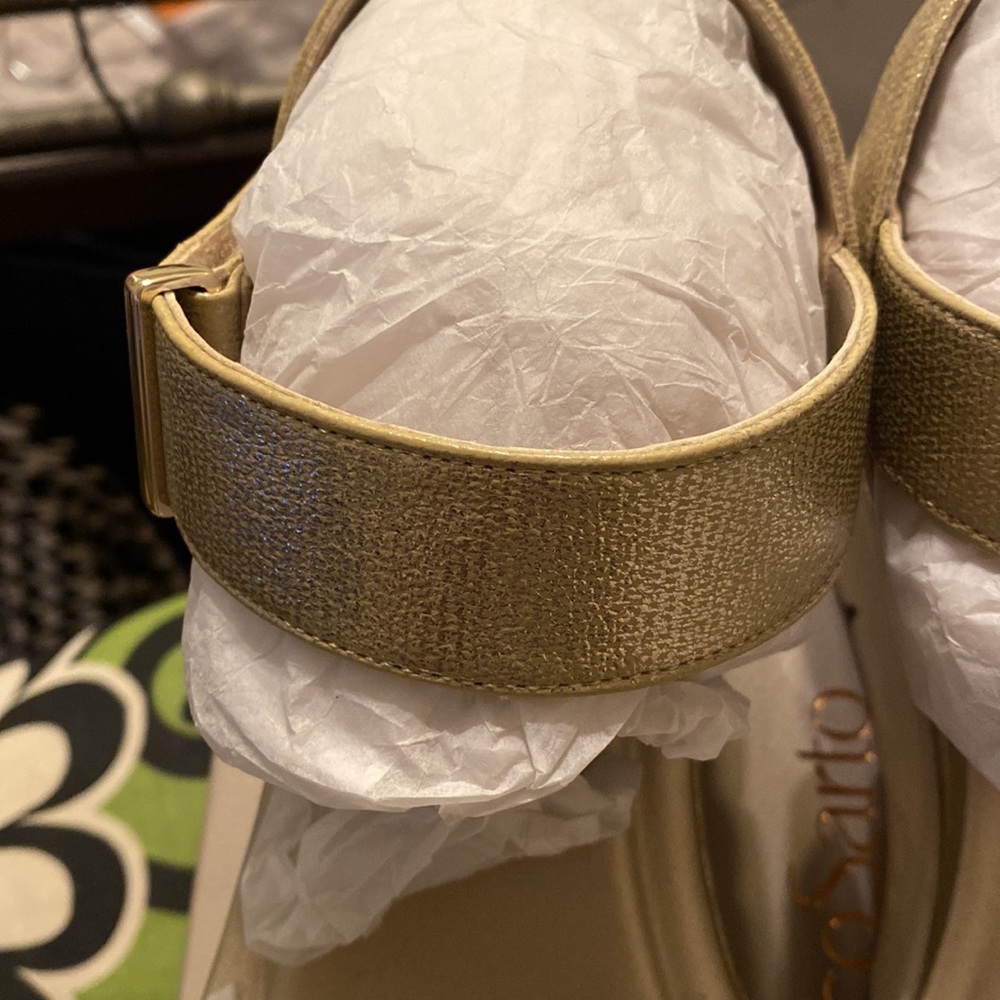 Sandals - Picture 2 of 7
